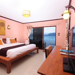 Beach Front deluxe Bungalow